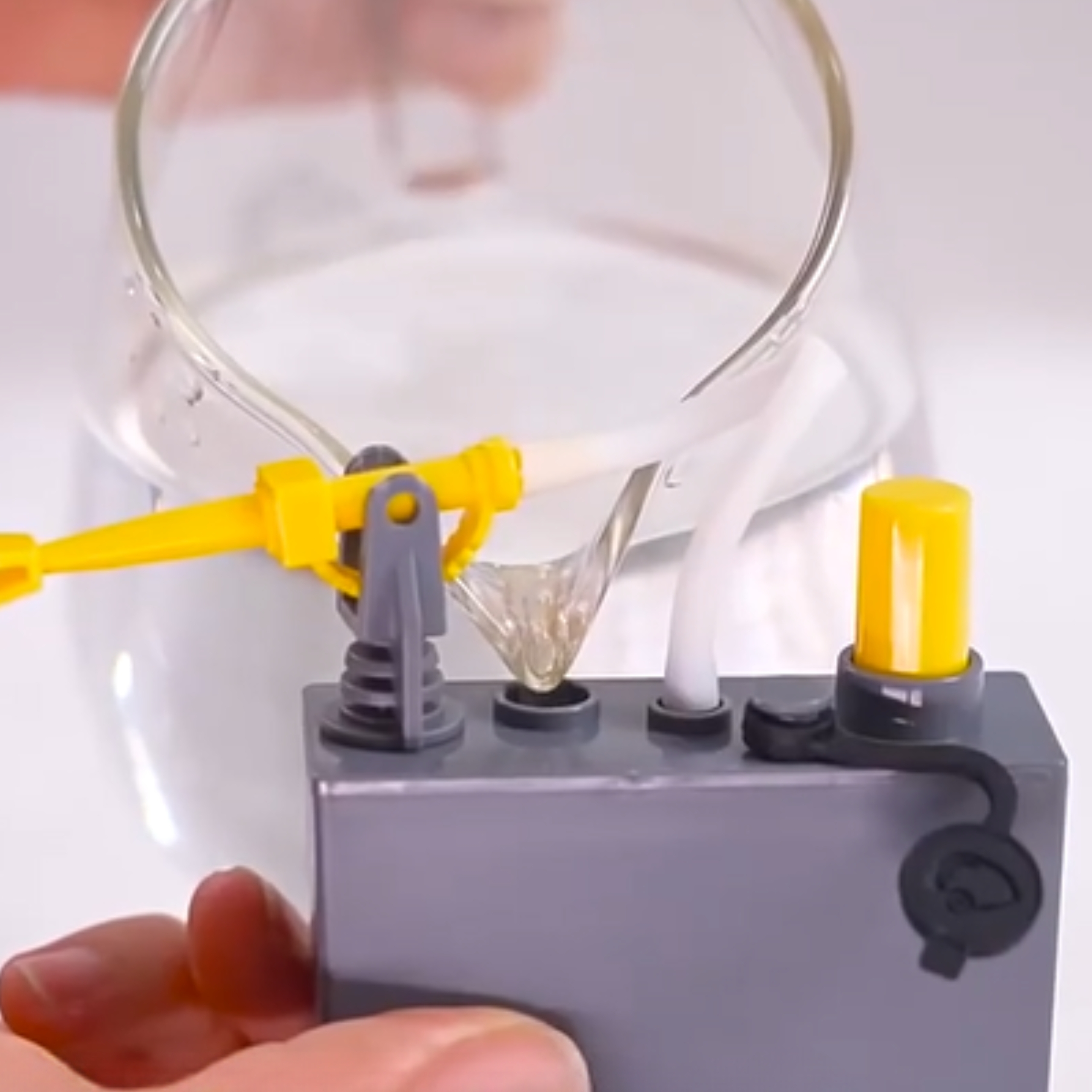 Ciężarówka wóz strażacki na wodę dźwięk światła 1:14 - 3 z 4