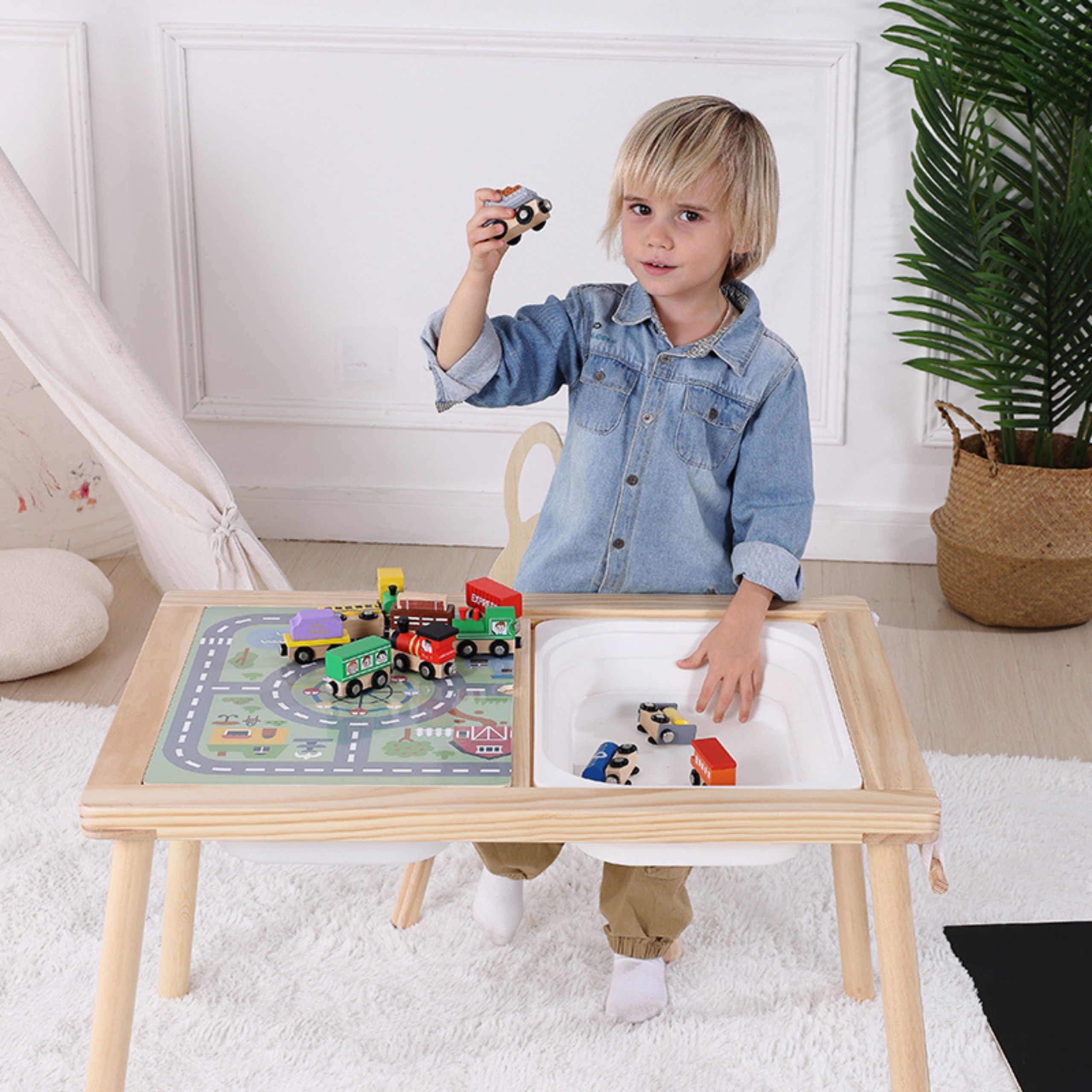 Drewniany stolik aktywności 4w1 tablica kredowa pojemniki mapa miasta papier rysunkowy - 2 z 7