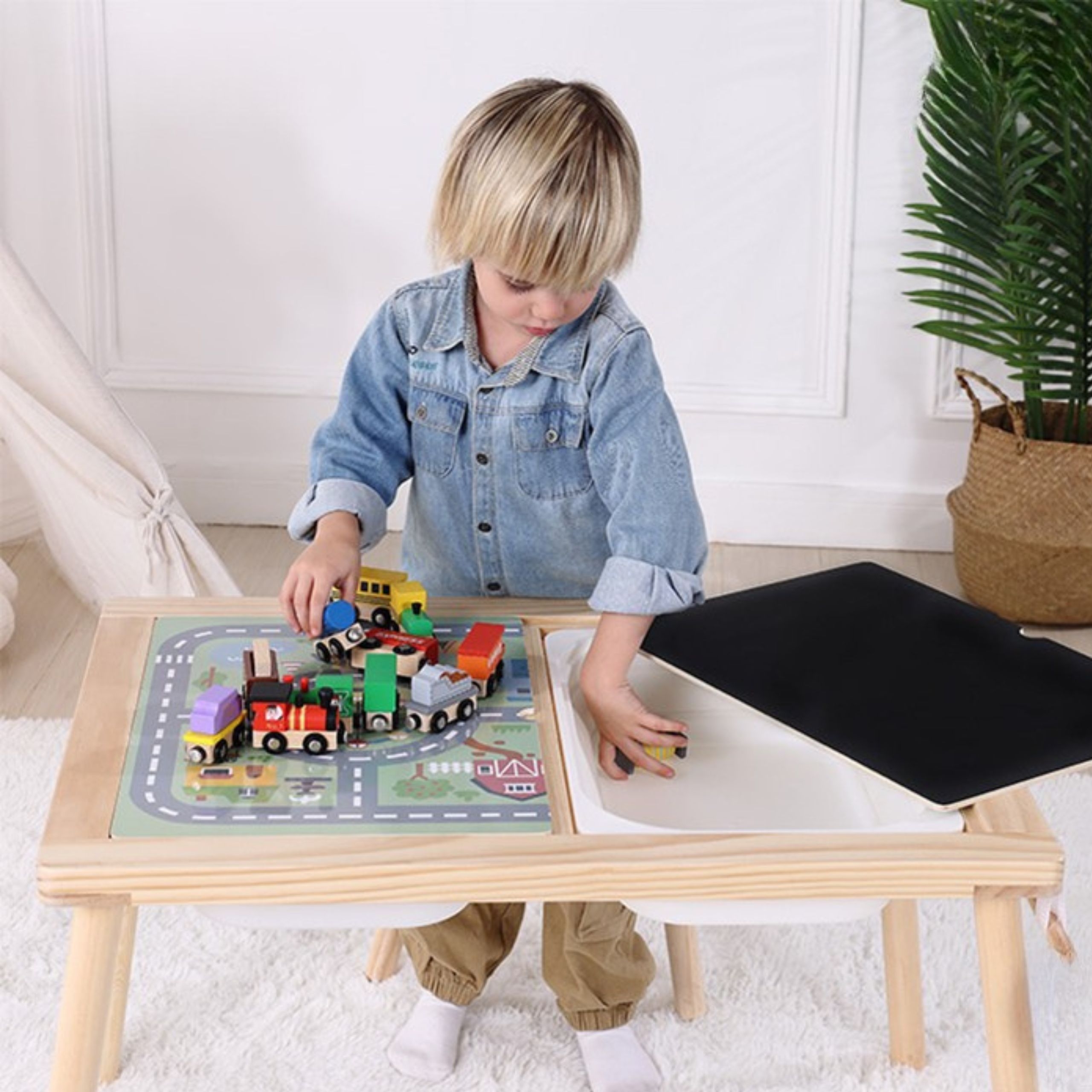 Drewniany stolik aktywności 4w1 tablica kredowa pojemniki mapa miasta papier rysunkowy - 3 z 7