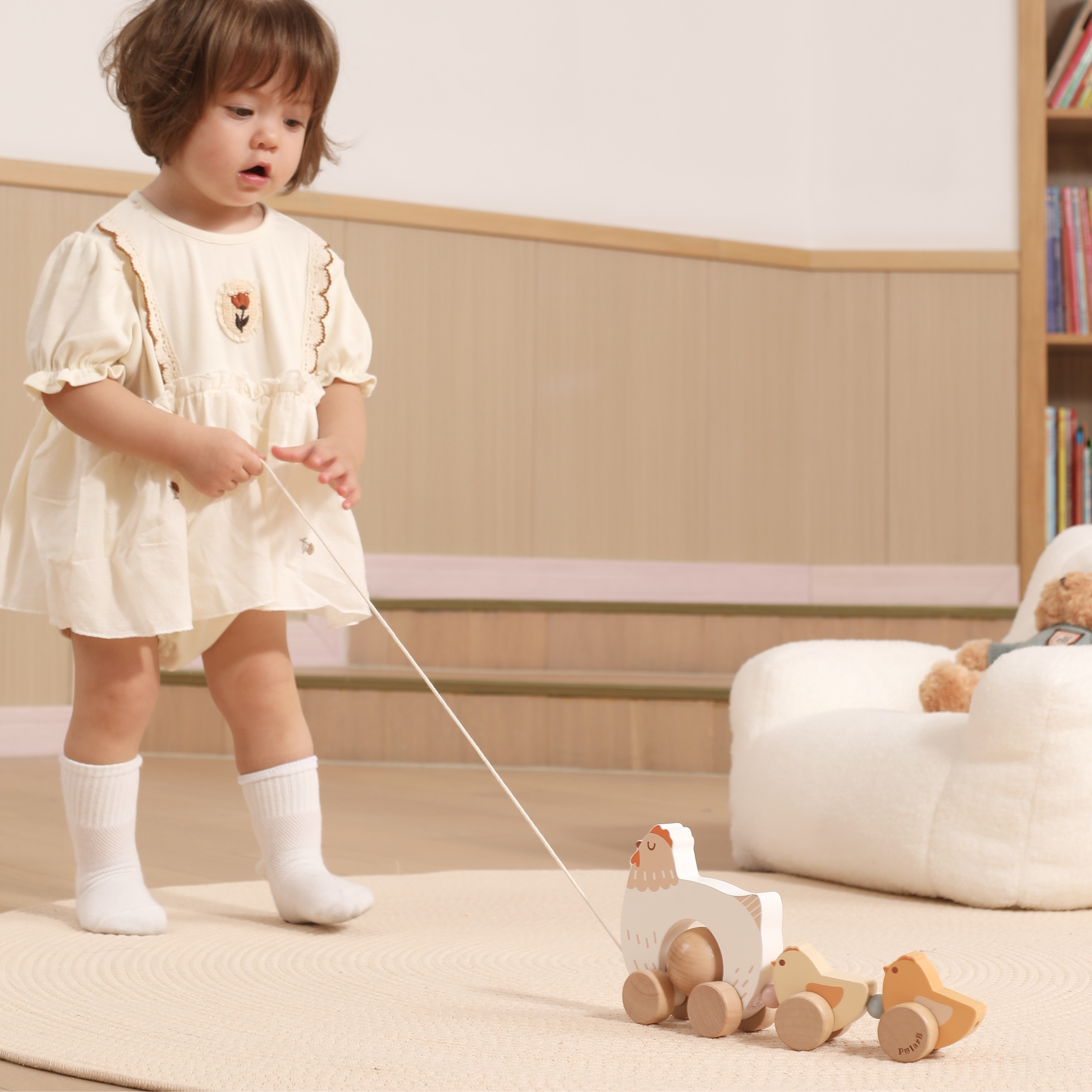 VIGA PolarB Drewniana Kurka z Pisklętami do Ciągnięcia