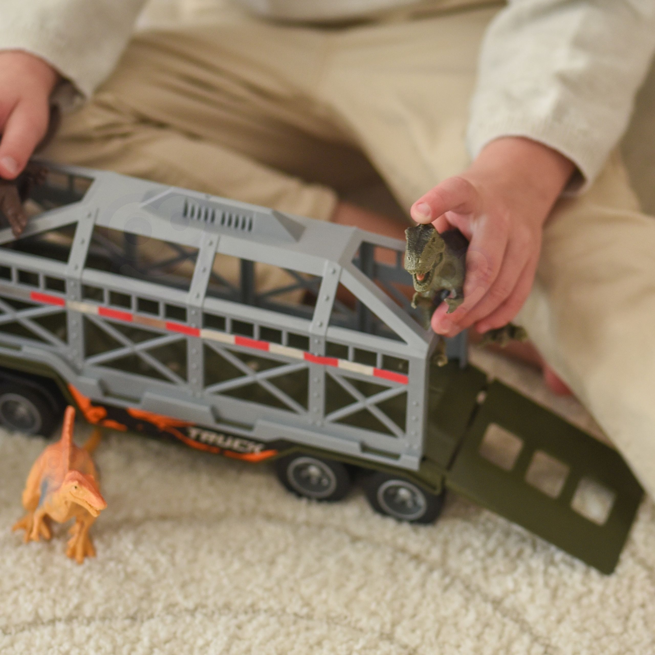 Ciężarówka transporter dinozaurów auto z dźwiękiem i światłem - 4 z 11