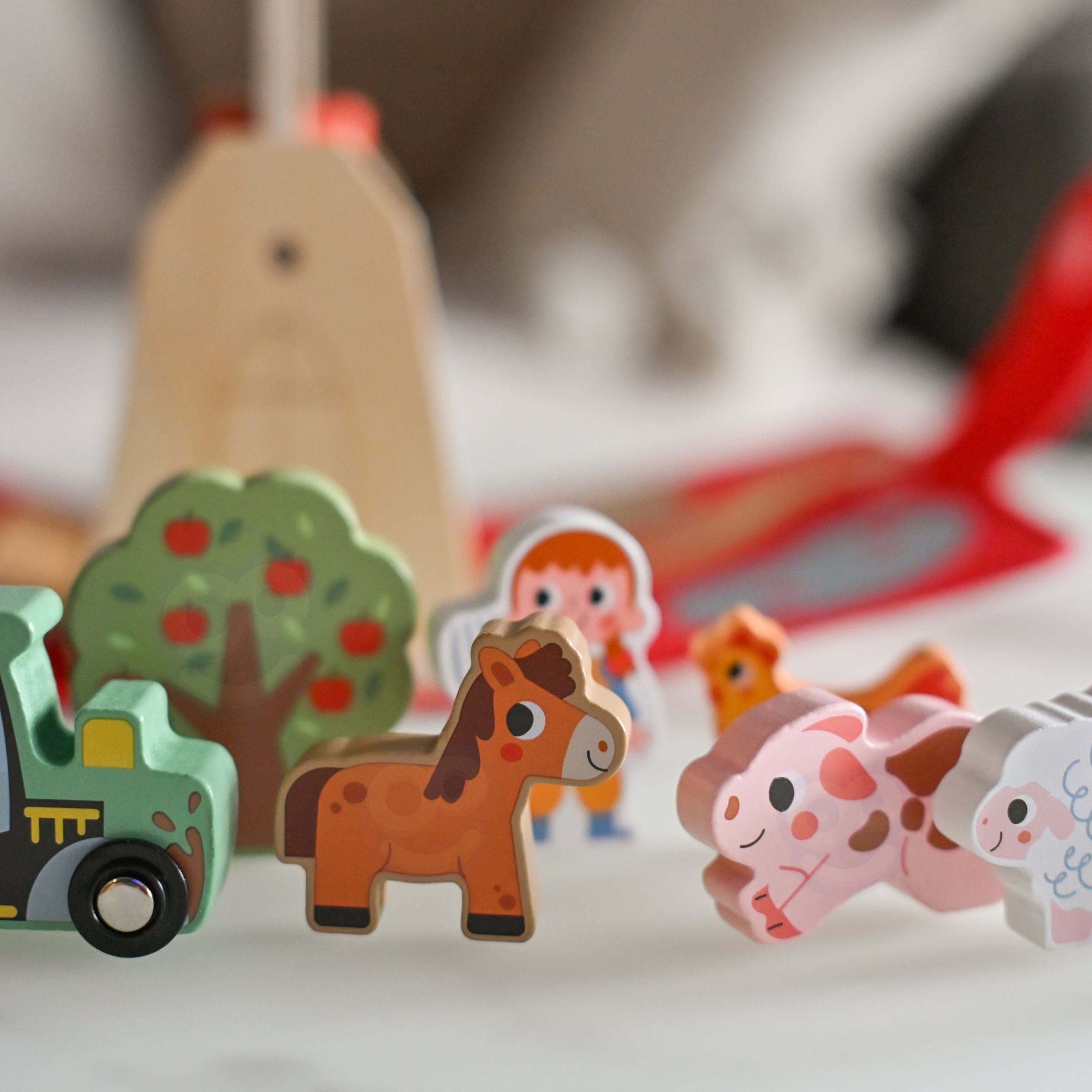 Drewniana składana farma w walizce ze zwierzątkami - 17 z 19