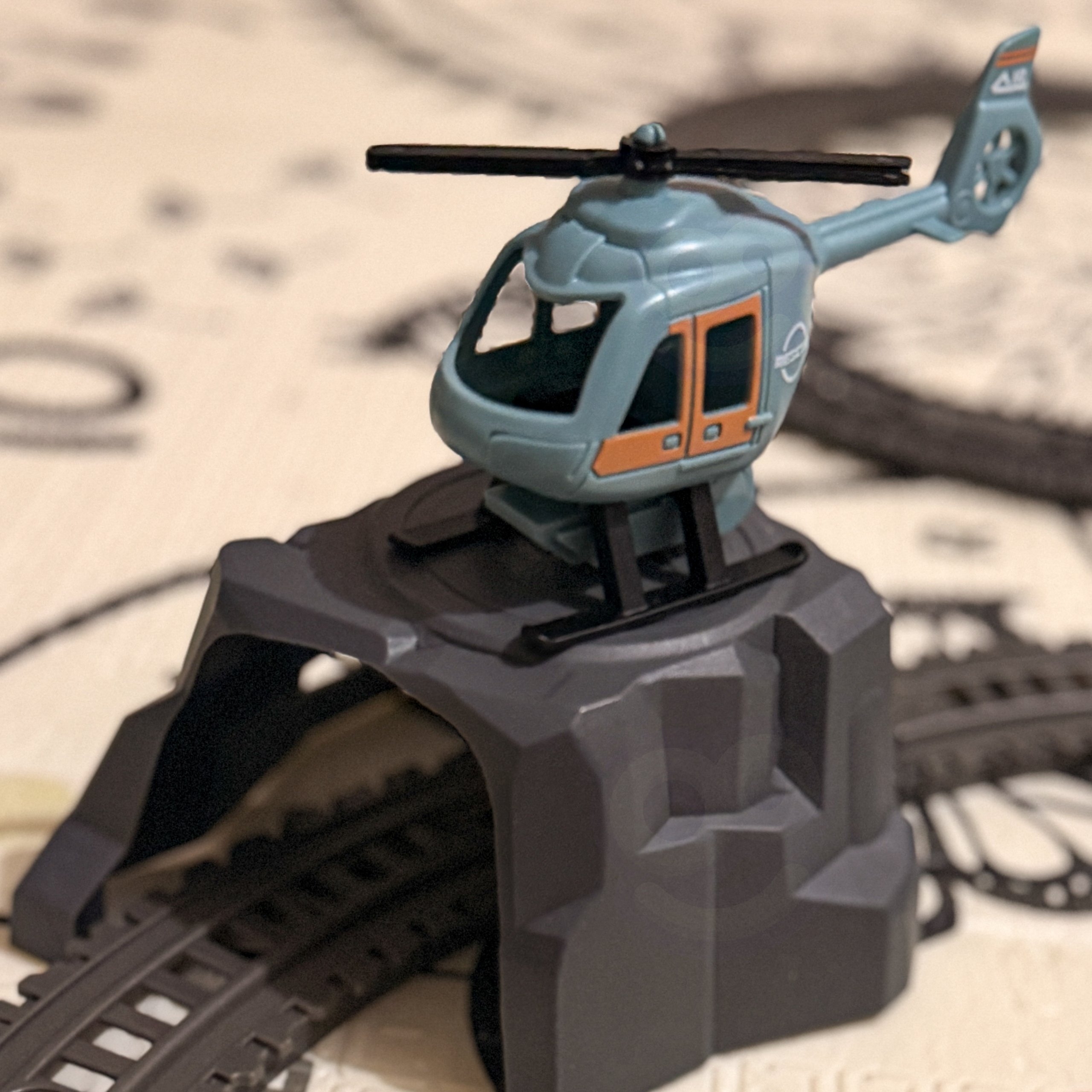 Elektryczna kolejka tor retro ciuchcia lokomotywa + 2 wagony – zestaw 76 el. - 7 z 11