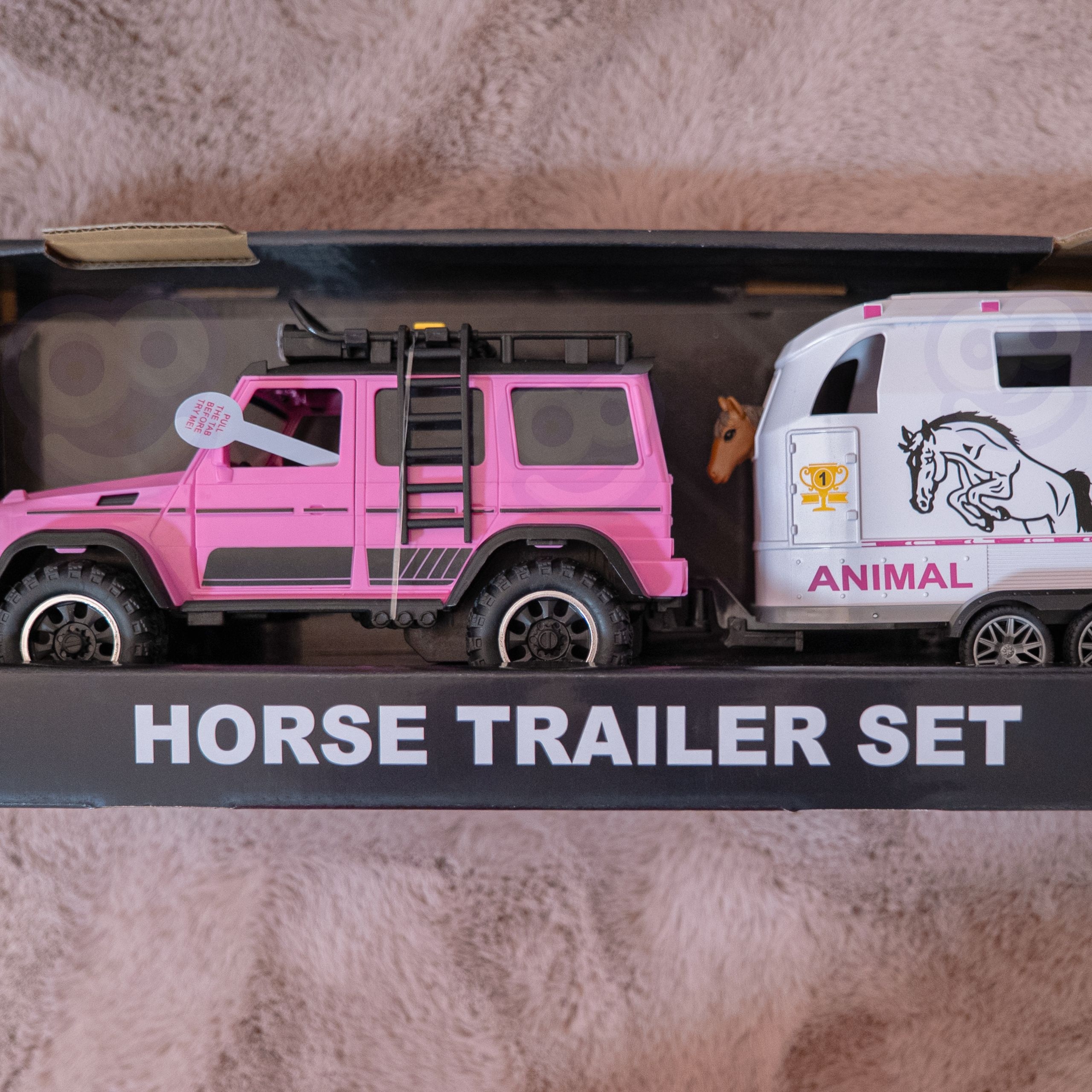 Zestaw różowy samochód terenowy z przyczepką i figurką konia - 9 z 9
