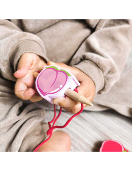 CLASSIC WORLD Drewniana Nawlekanka Owoce 13 el.