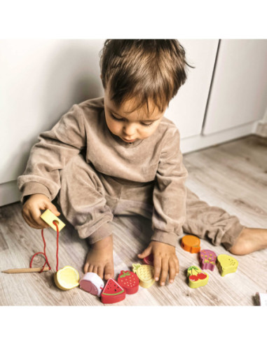 CLASSIC WORLD Drewniana Nawlekanka Owoce 13 el.