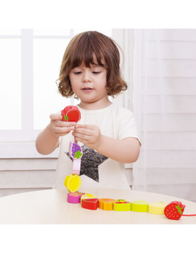 CLASSIC WORLD Drewniana Nawlekanka Owoce 13 el.