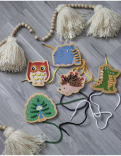 CLASSIC WORLD Drewniana Sznurowanka Przeplatanka Nawlekanka Przewlekanka Zwierzątka 10 el. 2