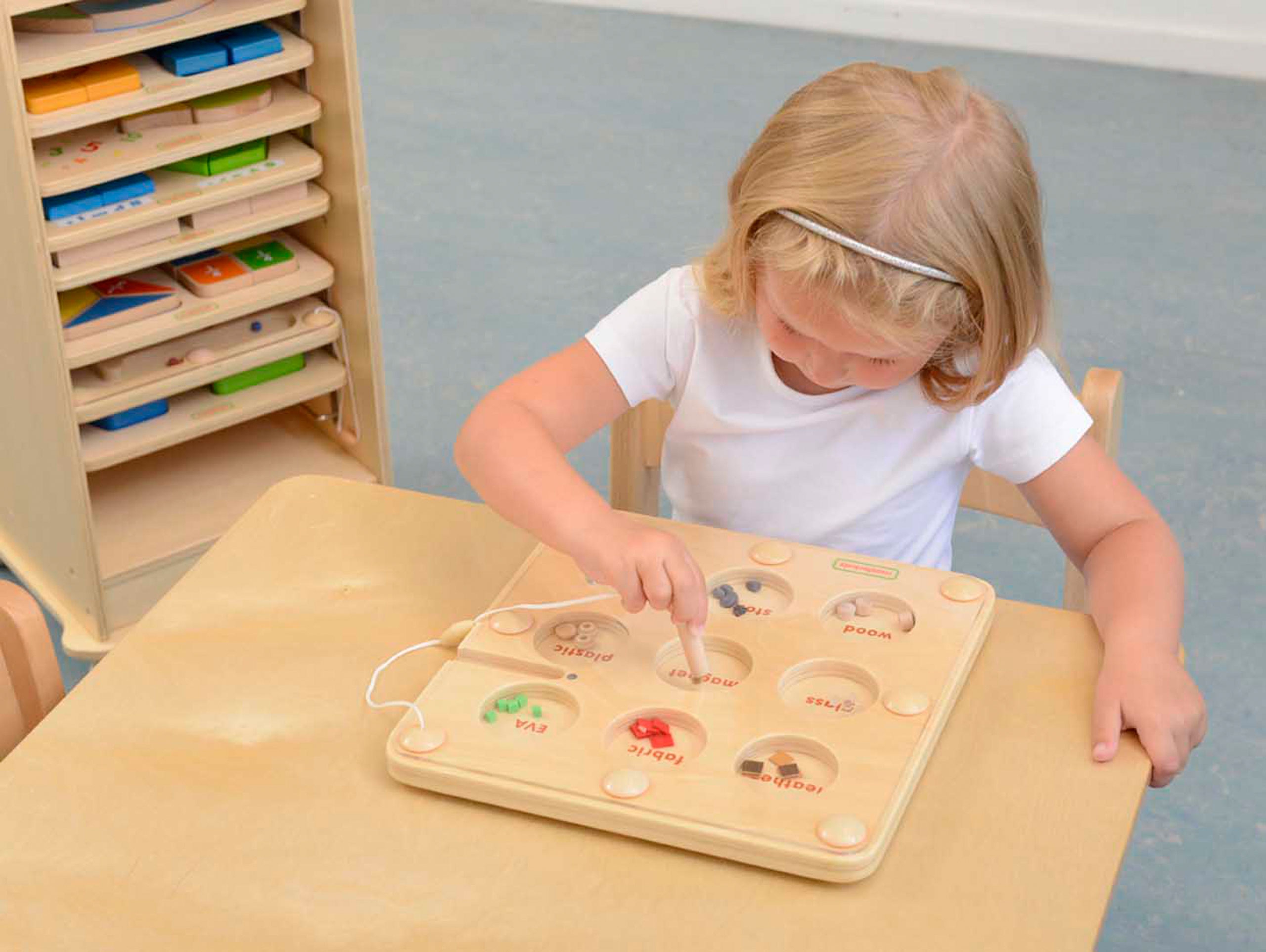 Co przyciągnie magnes edukacyjna gra tabliczka montessori