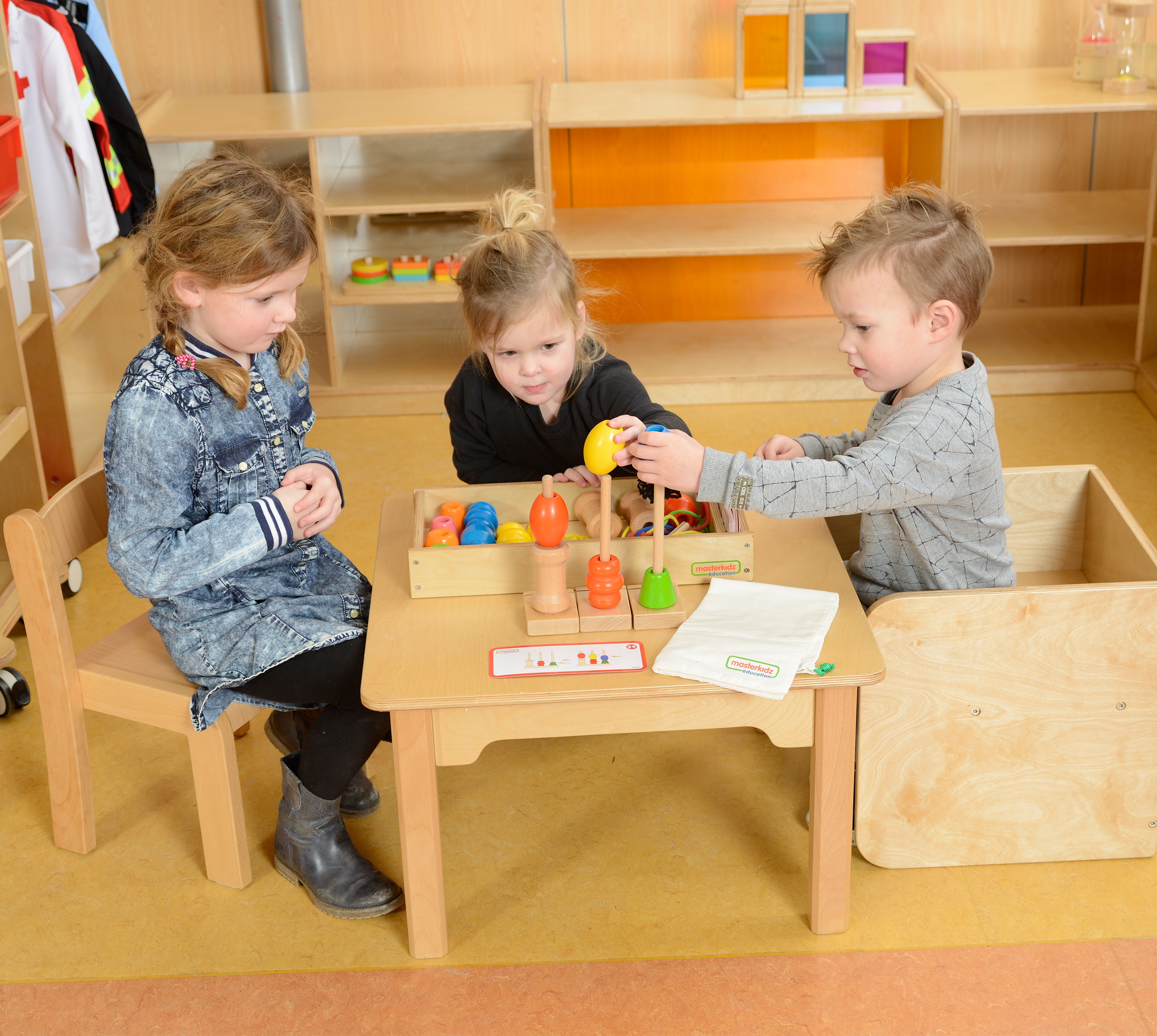 Duża drewniana nawlekanka sznurowanka montessori