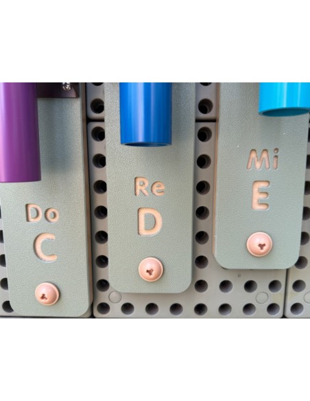 Klangröhren mit Stöcken für das STEM-Panel Masterkidz – Musikalisches Spielzeug