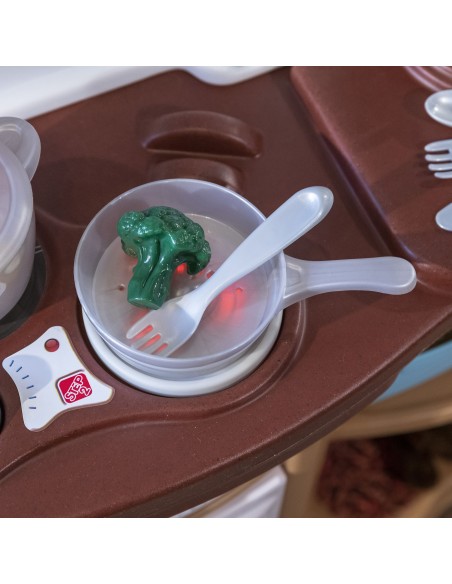 Step2 Kids Kitchen - Fun with Friends and Creativity