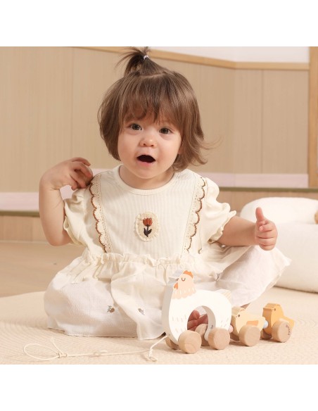 VIGA PolarB Wooden Pulling Hen with Chicks