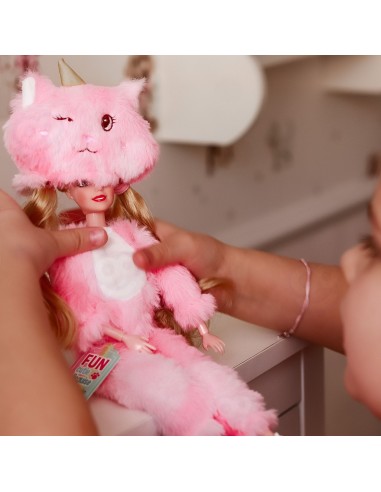 Lalka Emily w Różowym Futrzanym Stroju z Akcesoriami – WOOPIE ROYAL