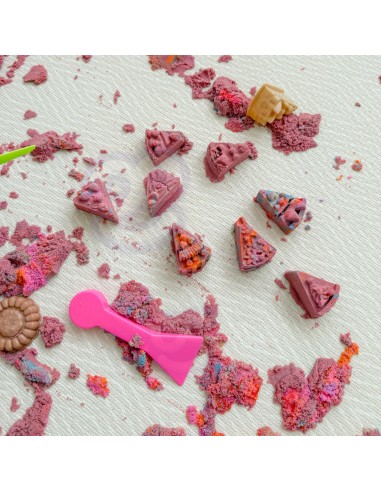 WOOPIE kinetinis smėlis 6 spalvų 1,2 kg su formelėmis