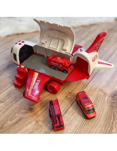 Feuerwehrflugzeugtransporter mit Autos und Geräuschen - WOOPIE