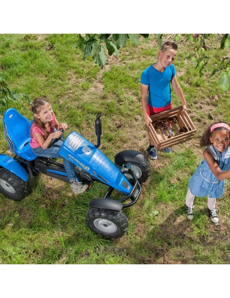 BERG Tretgokart XL New Holland BFR – Fahrspaß für Kinder
