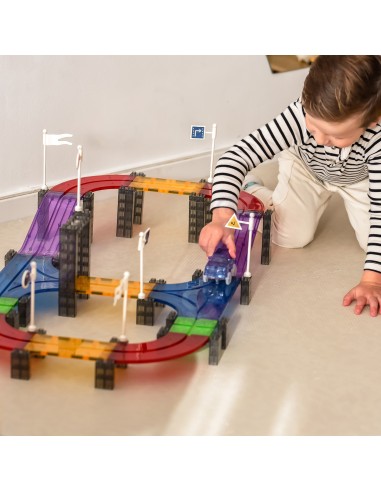 WOOPIE Magnetische Autorennbahn 137-tlg. + Auto – Rennset