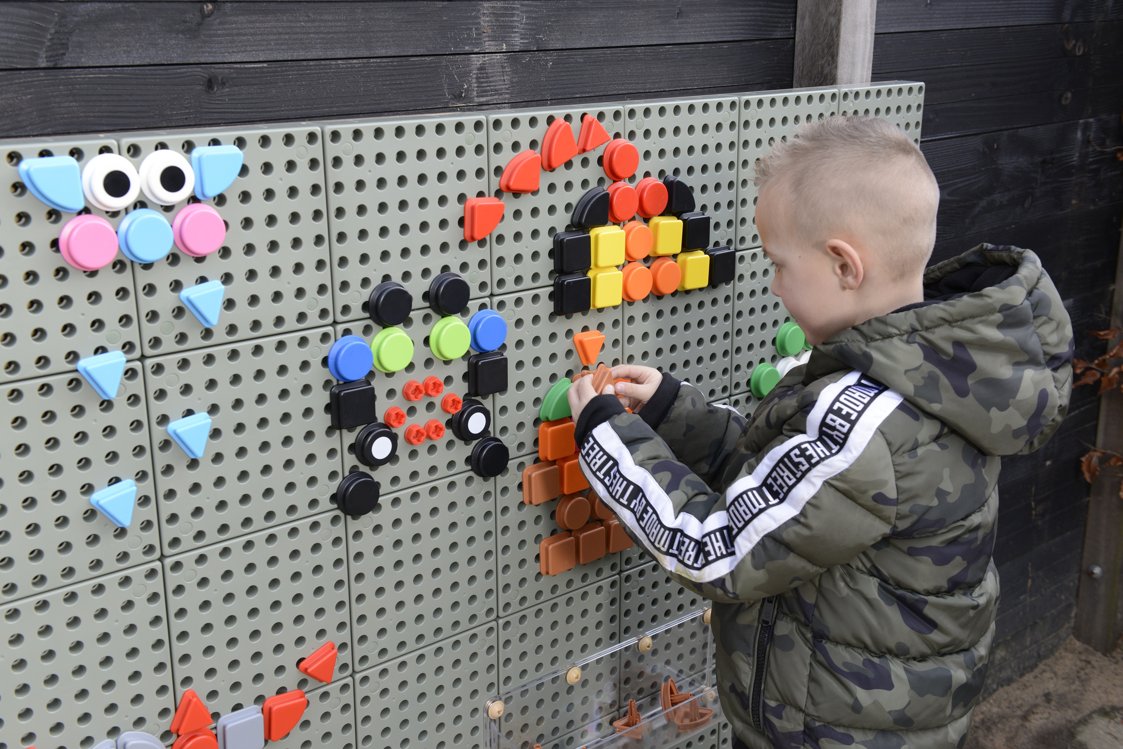 Zestaw kołeczki w kształcie figur geometrycznych 64szt do tablic stem
