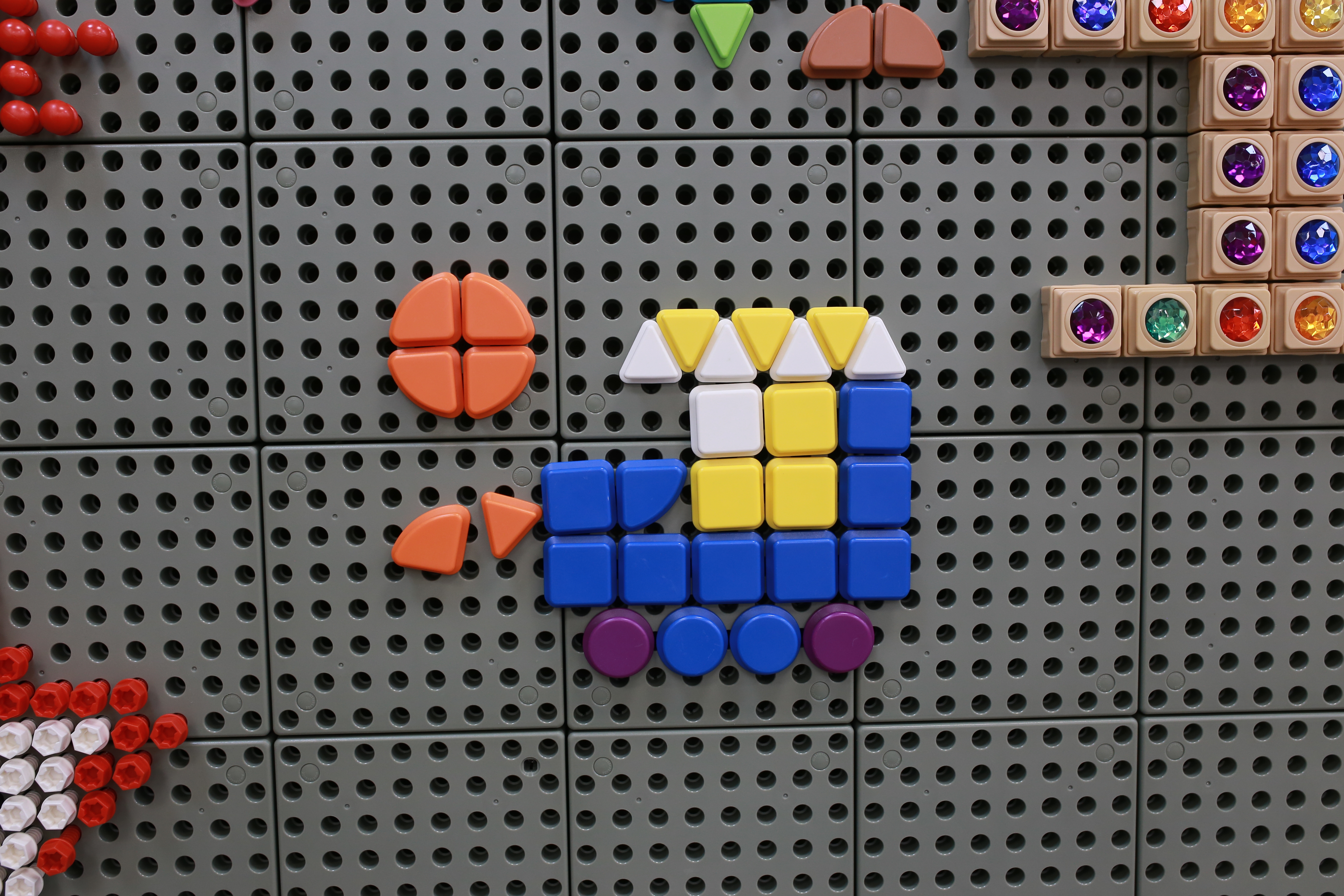 Zestaw kołeczki w kształcie figur geometrycznych 64szt do tablic stem