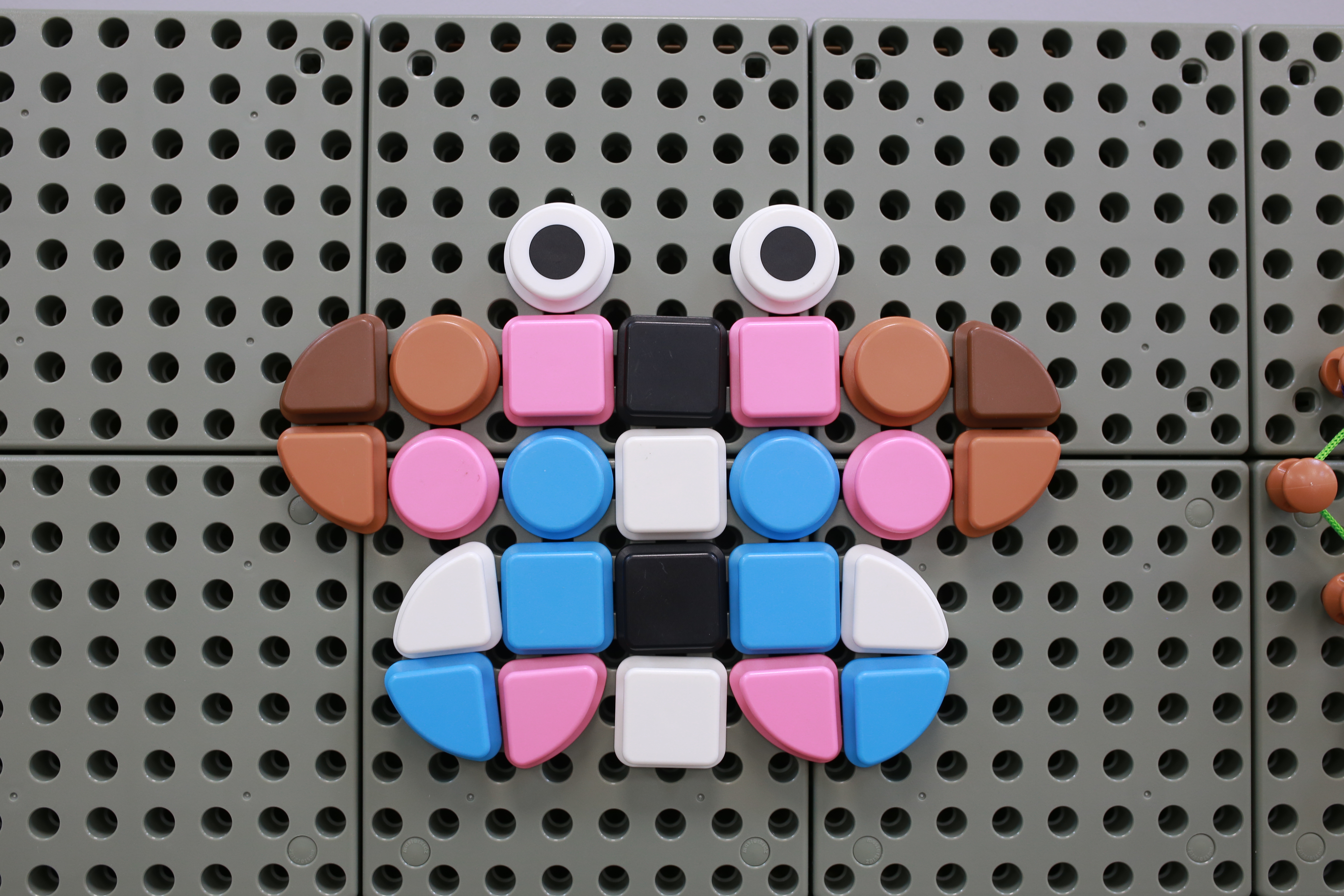 Zestaw kołeczki w kształcie figur geometrycznych 64szt do tablic stem