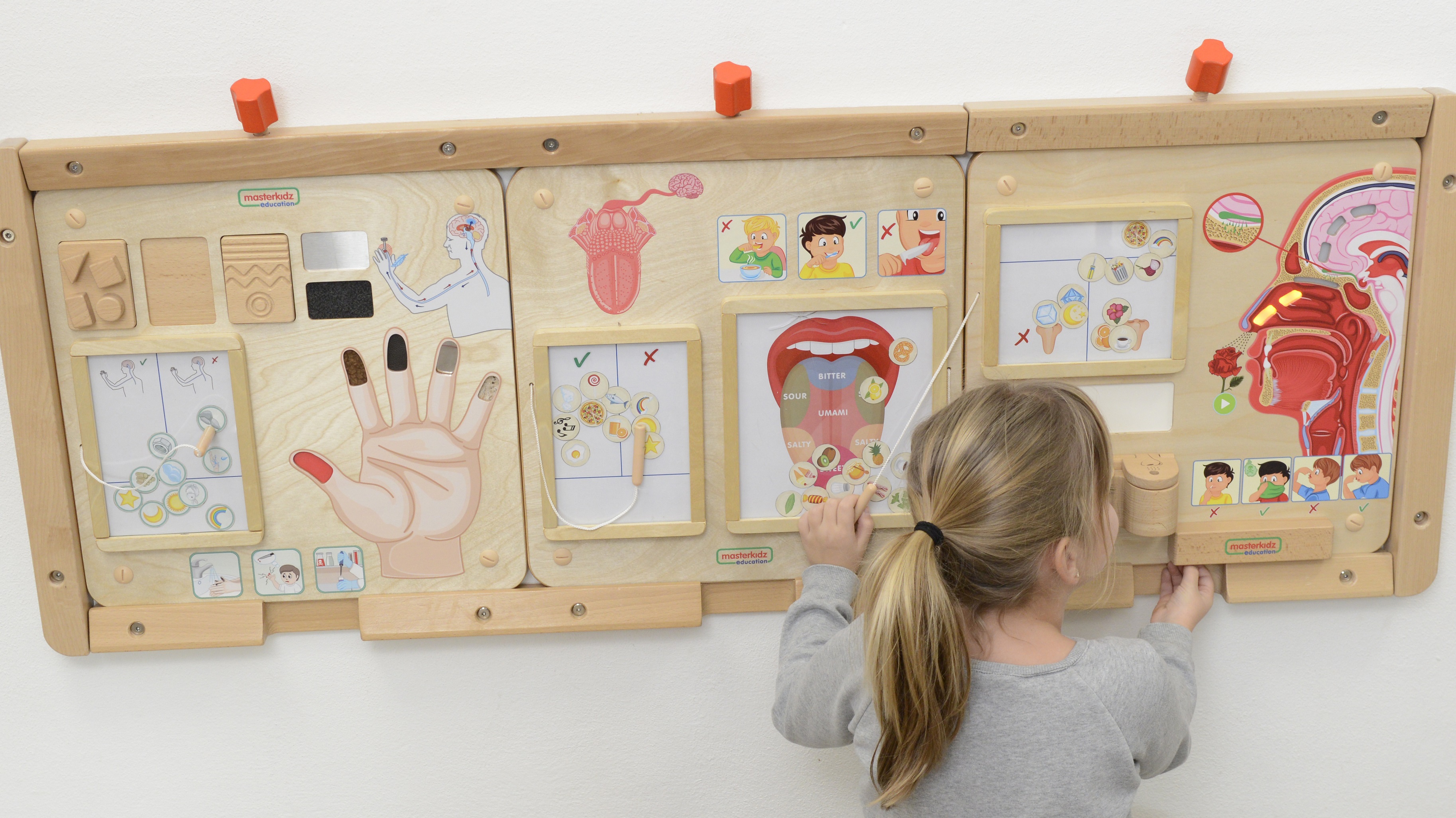 Tablica edukacyjna zmysł dotyku montessori