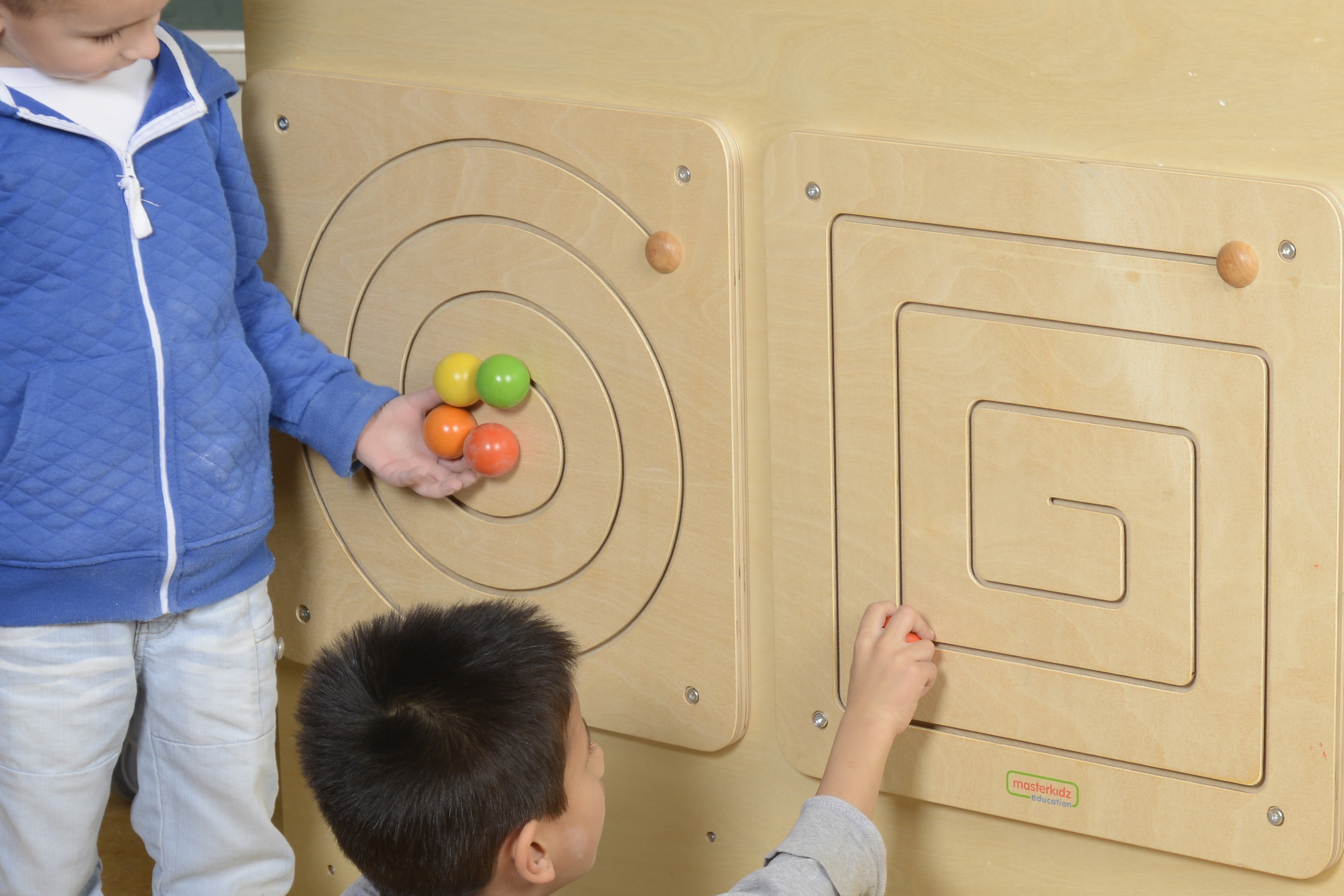 Tablica przesuwna spiralny labirynt montessori
