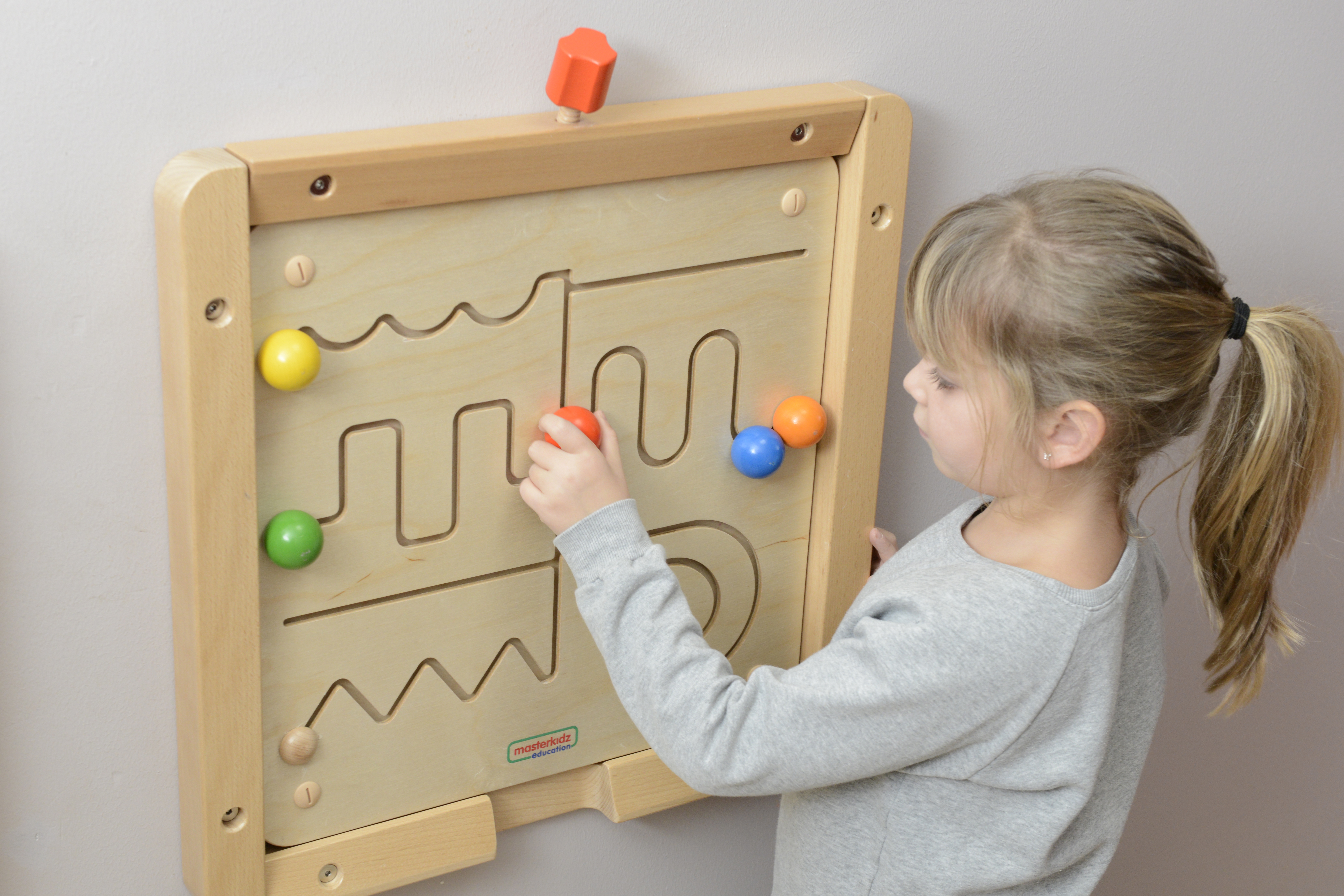 Tablica edukacyjna labirynt montessori