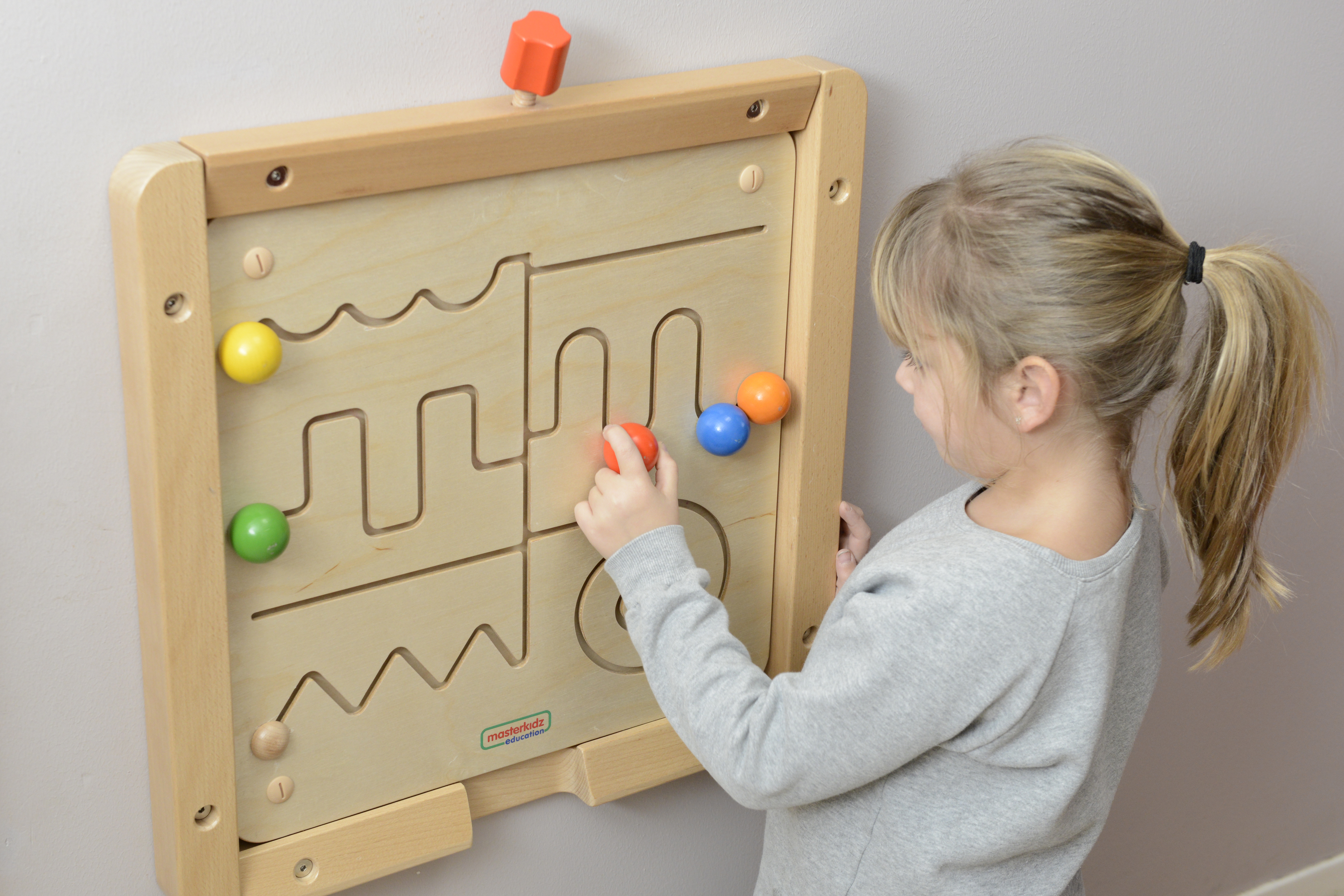 Tablica edukacyjna labirynt montessori
