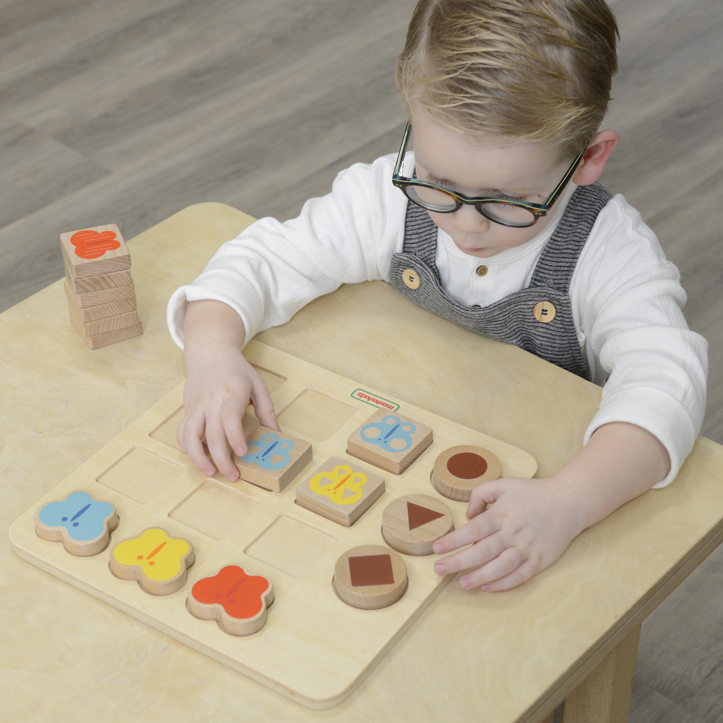 Układanka dopasowanie kolorów i wzorów montessori