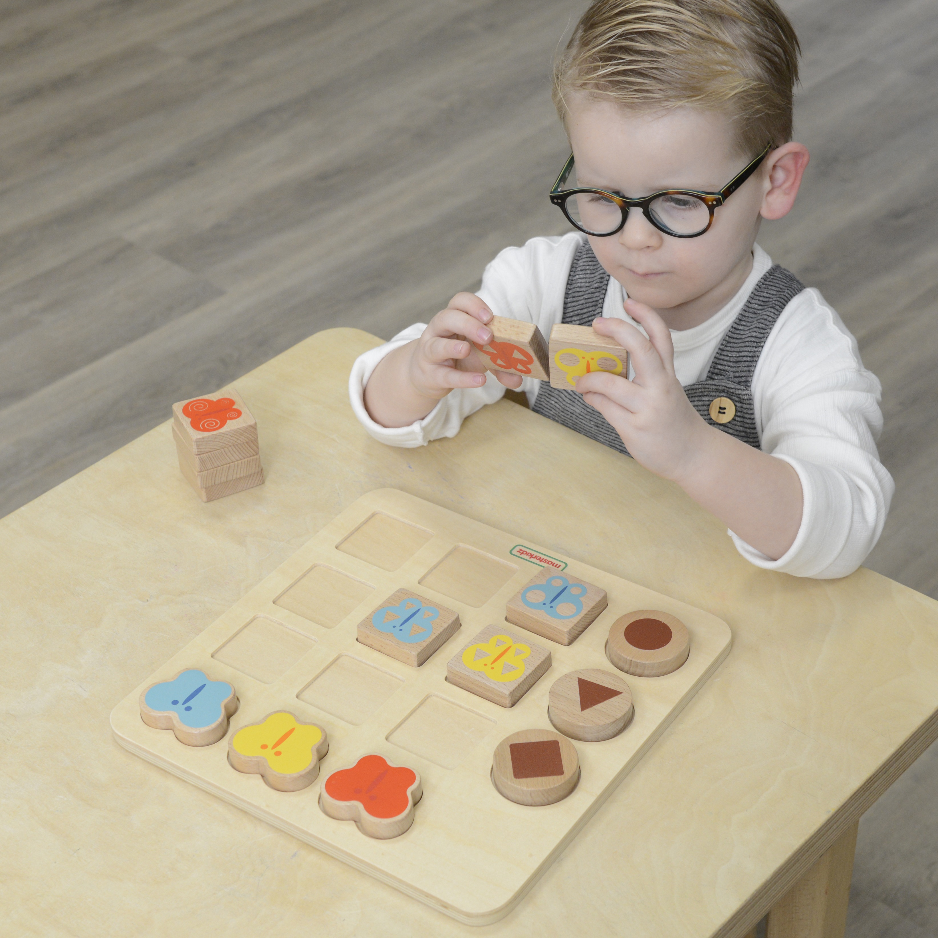Układanka dopasowanie kolorów i wzorów montessori