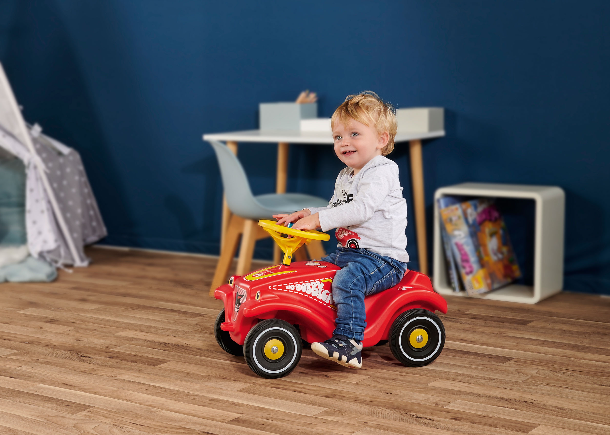 Jeździk pchacz bobby car straż dźwięk