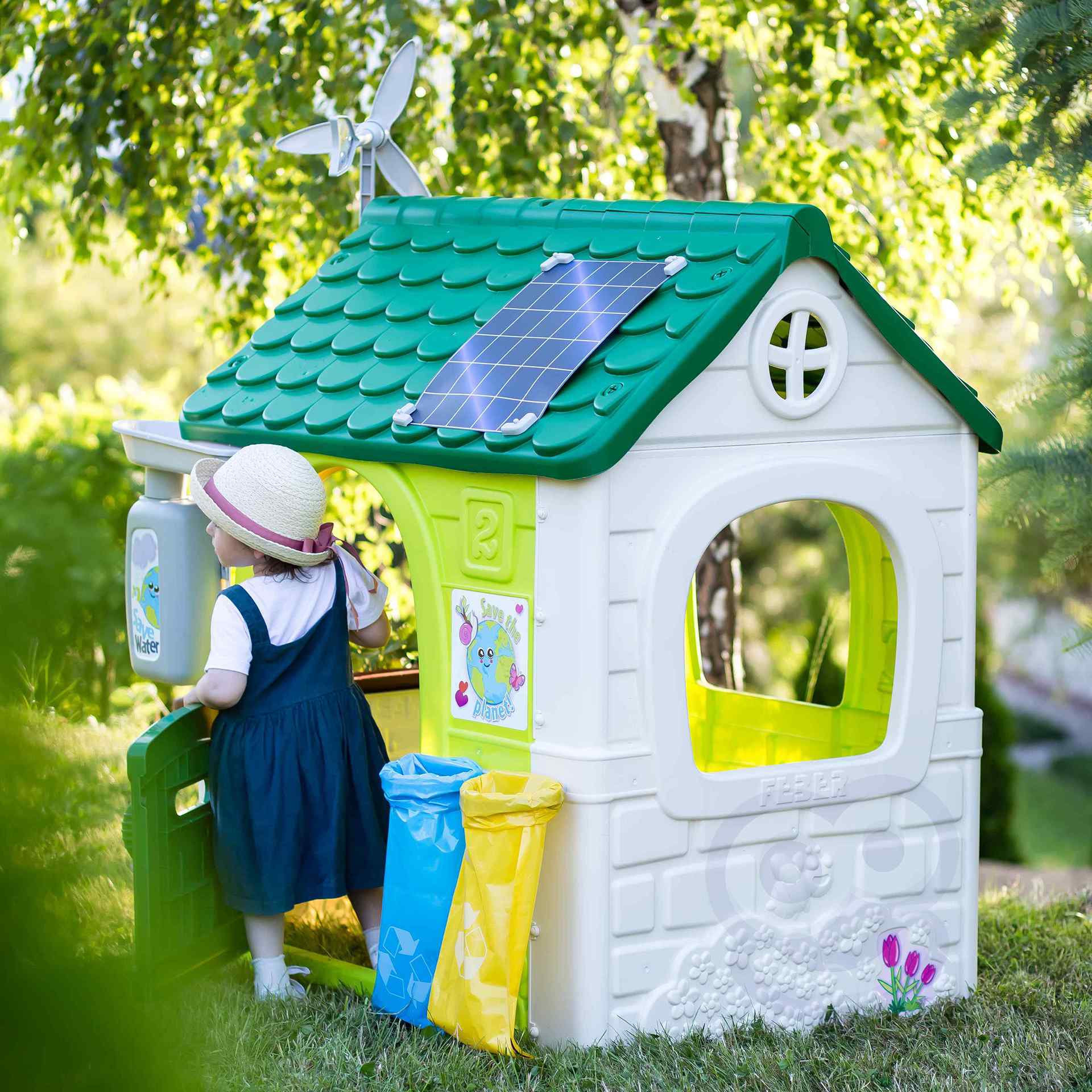 Domek ogrodowy eco karmnik segregacja odpadów imitacja panelu słonecznego