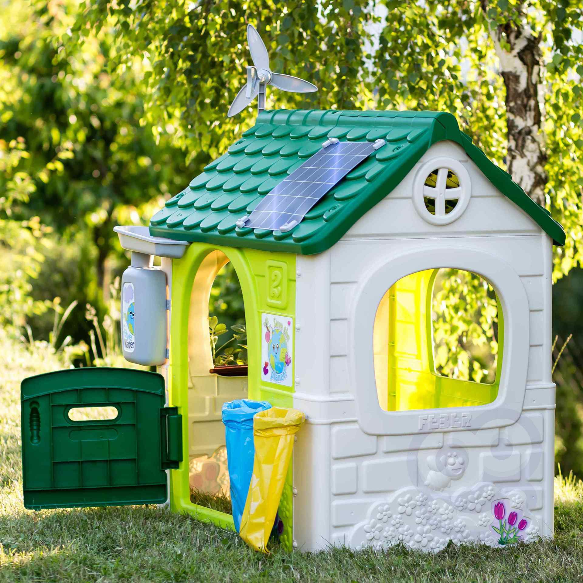 Domek ogrodowy eco karmnik segregacja odpadów imitacja panelu słonecznego