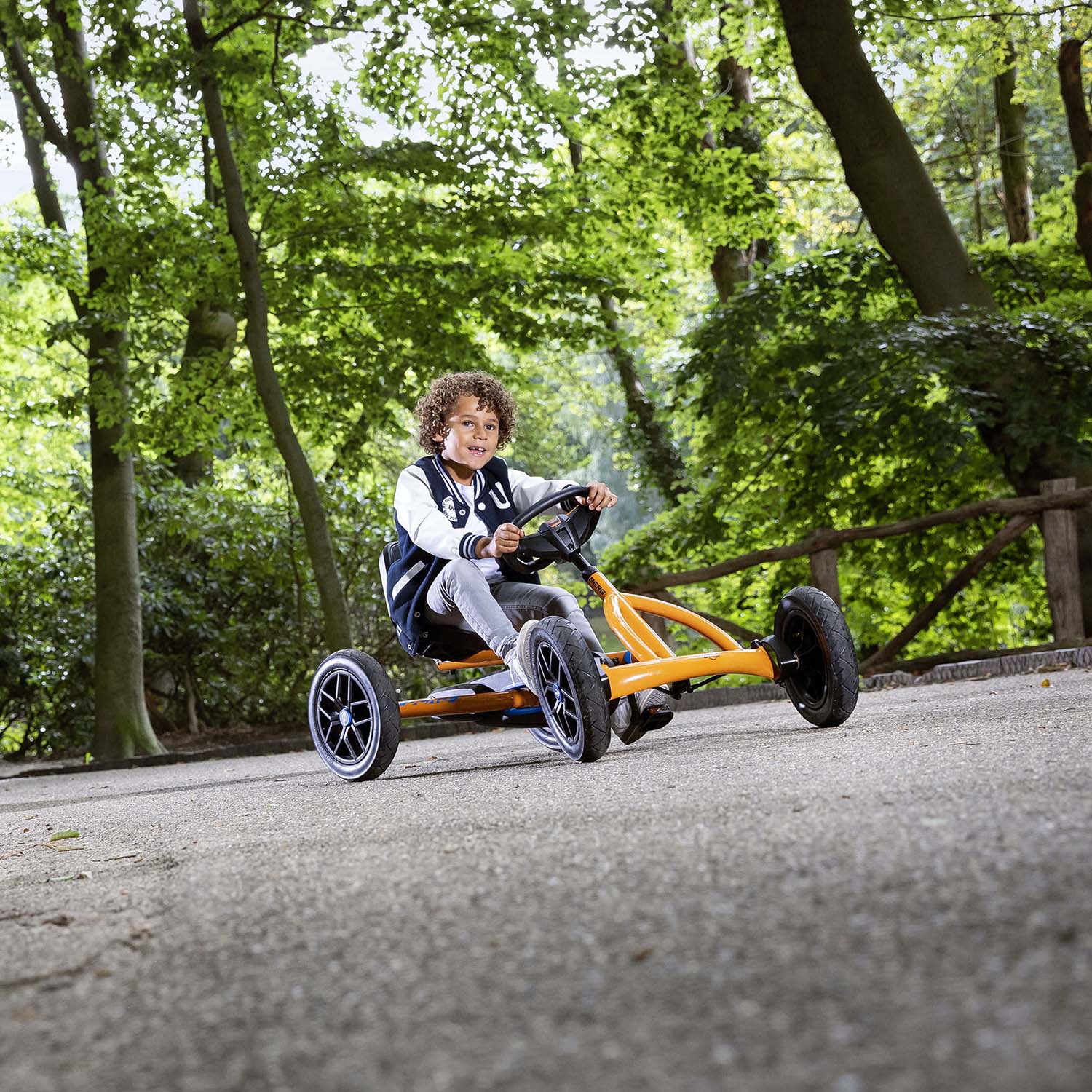 Gokart na pedały buddy b-orange do 50 kg