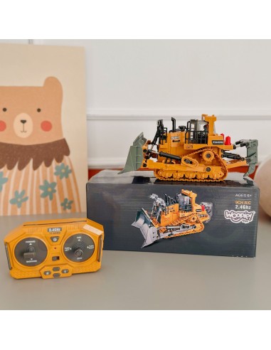 RC Crawler Bulldozer - 2.4GHz Remote Control, Metal, Lights, Woopie Sound