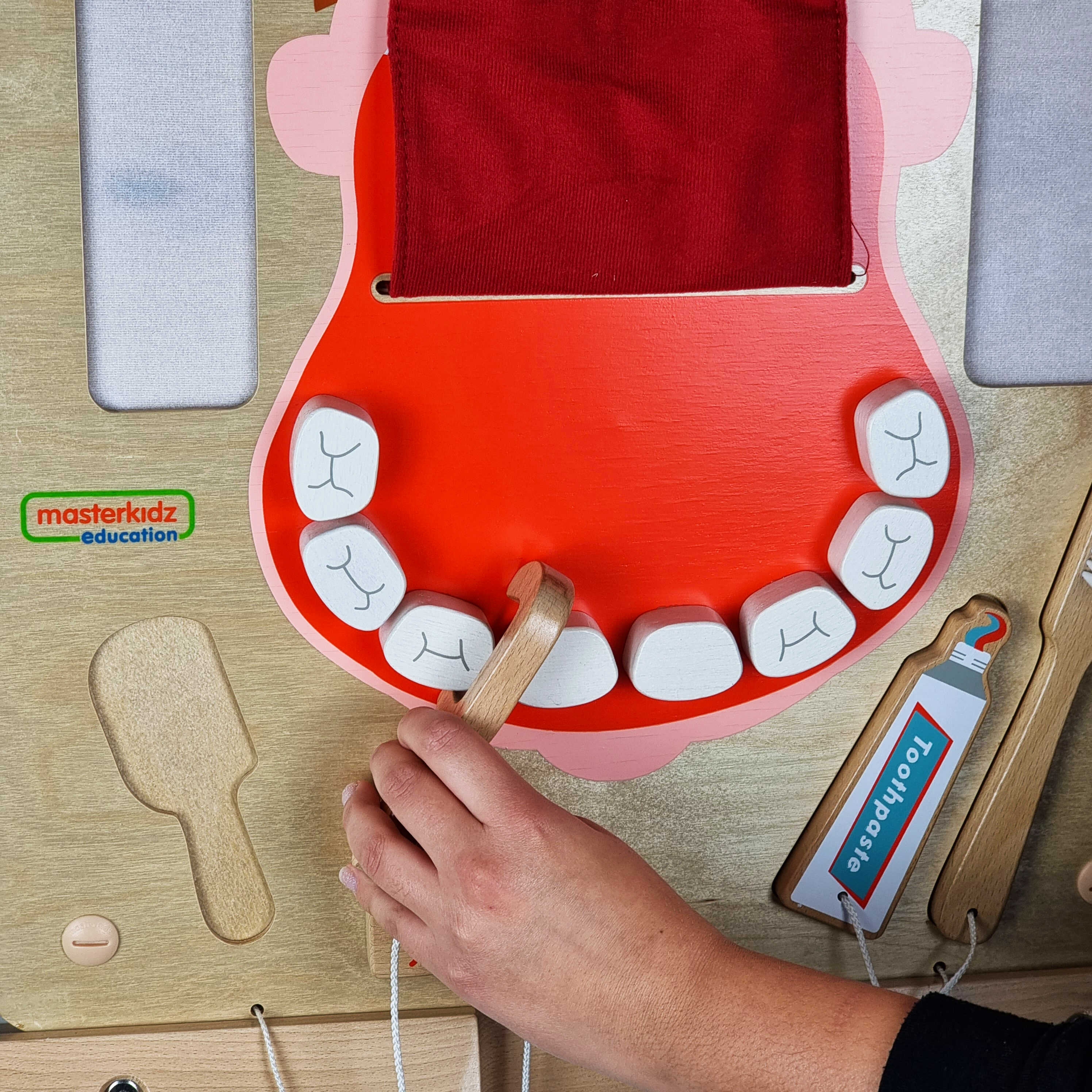Higiena jamy ustnej ścienna tablica sensoryczna flex montessori