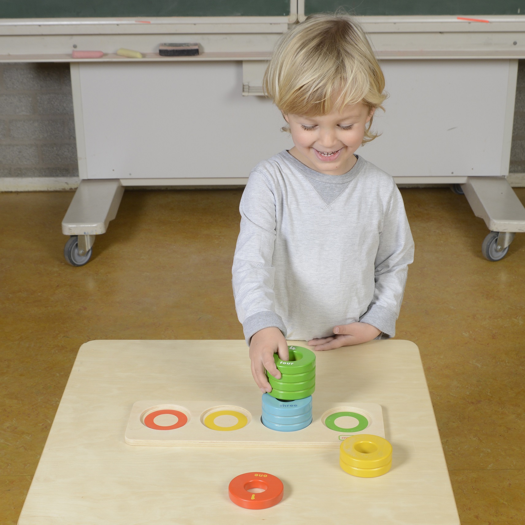Gra nauka liczenia kolorów rozmiarów układanka montessori