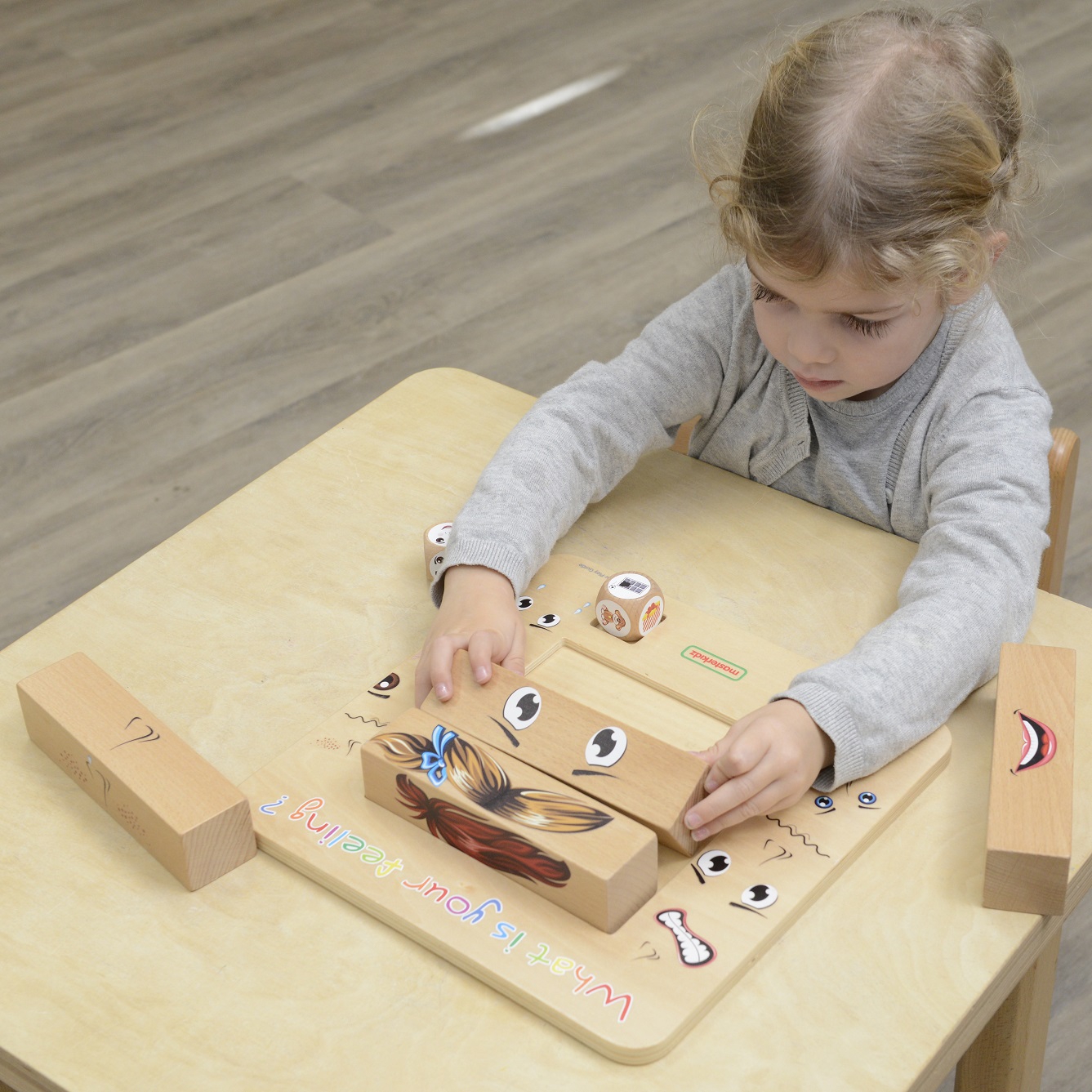 Nauka emocji gra drewniana montessori