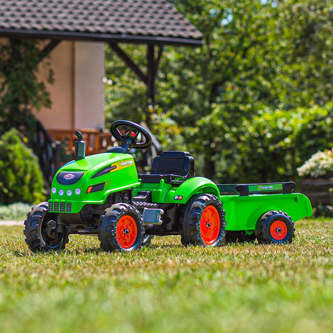 Traktorek x tractor zielony z przyczepką klakson od 2 lat