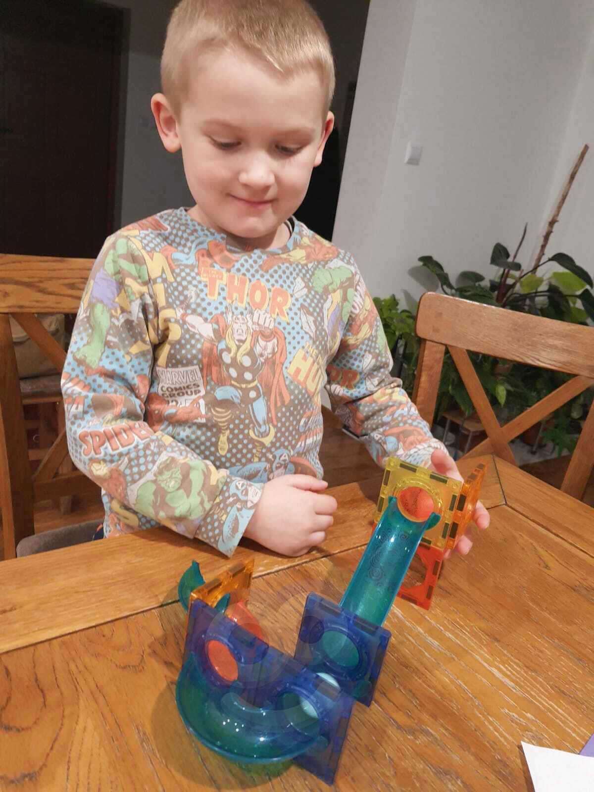 Klocki magnetyczne tor kulkowy świetlny 49 el.