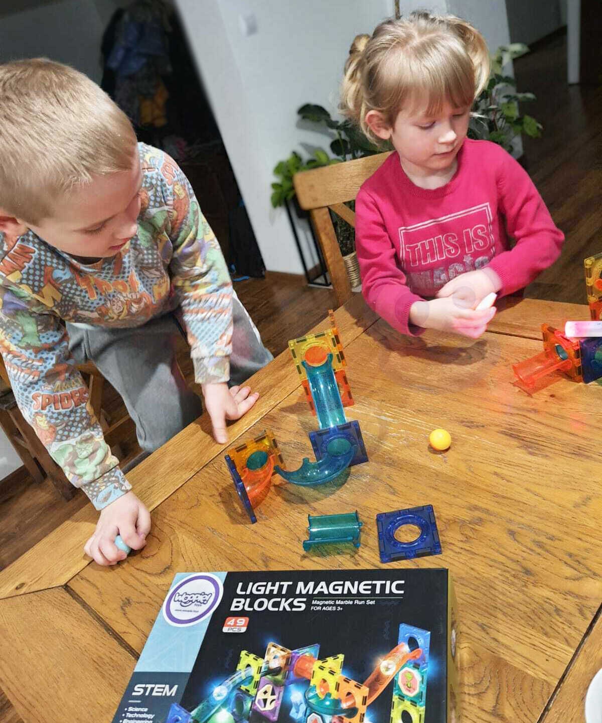 Klocki magnetyczne tor kulkowy świetlny 49 el.