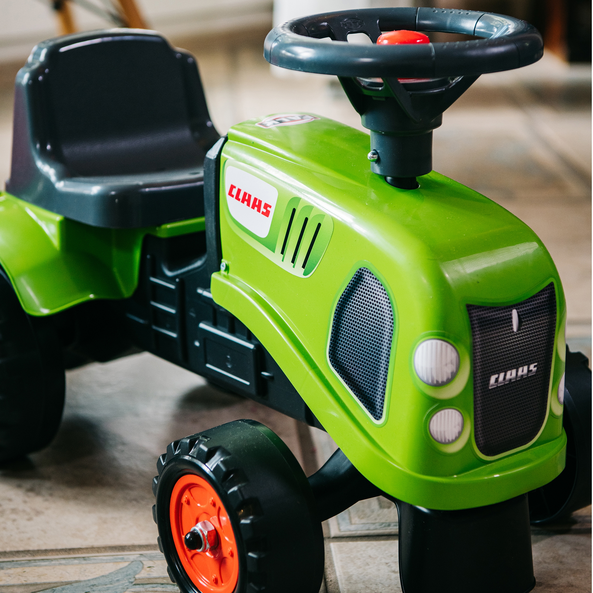 Traktorek baby claas zielony z przyczepką + akc. od 1 roku