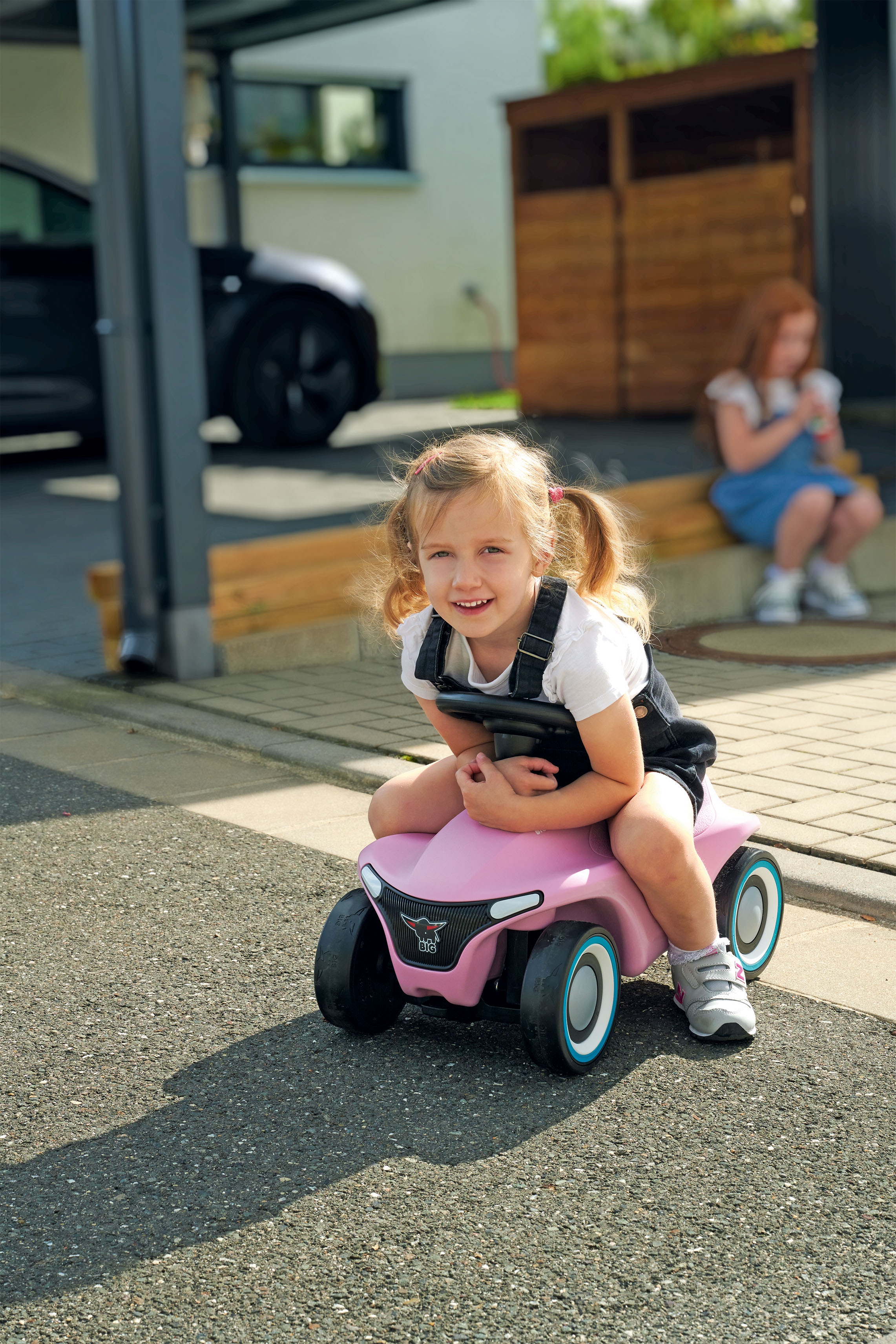 Różowy jeżdzik pchacz bobby car neo pink dla dzieci