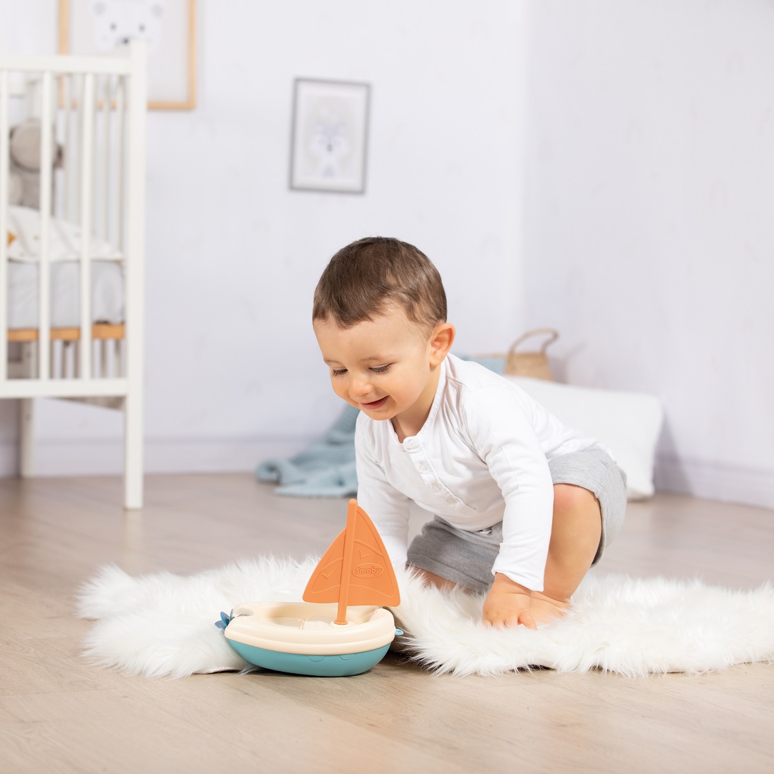 Little green żaglówka łódka do wody z bioplastiku