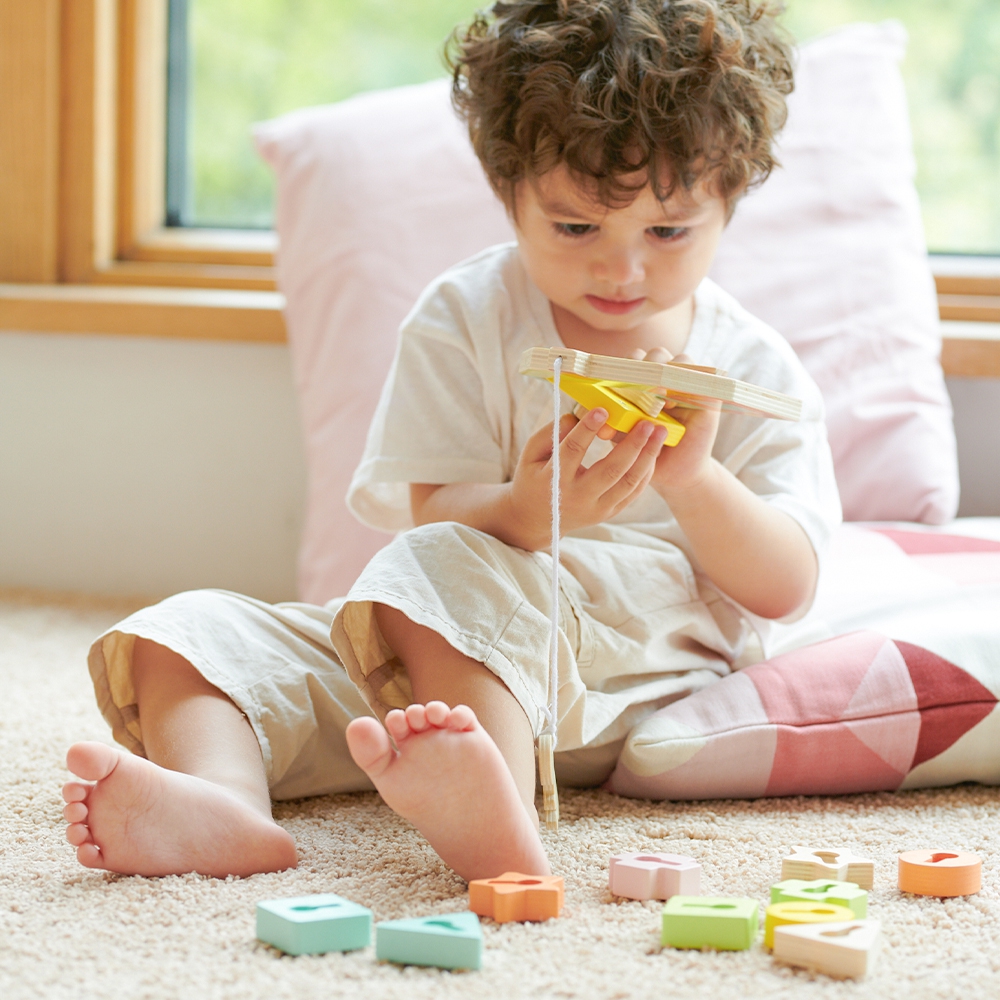 Drewniana przeplatanka klocki do nawlekania klucze i drzwi montessori 11 el.
