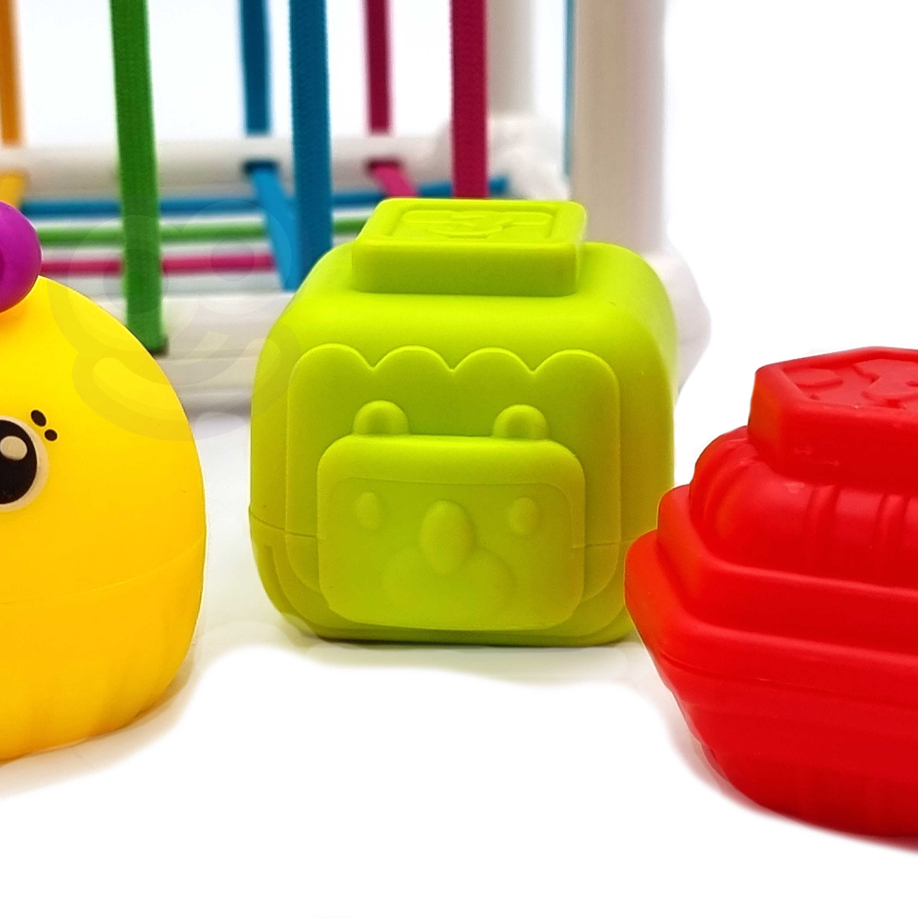 Elastyczna kostka sensoryczna sorter dla dzieci zwierzątka + grzechotka 7 el.
