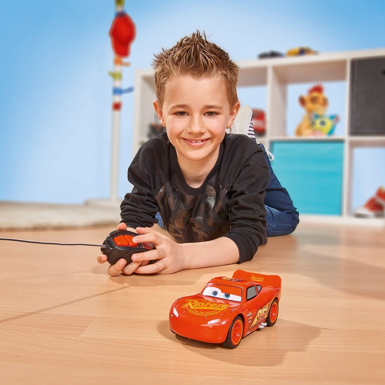 Disney auta zygzak mcqueen cars rc zdalnie sterowany 1:32