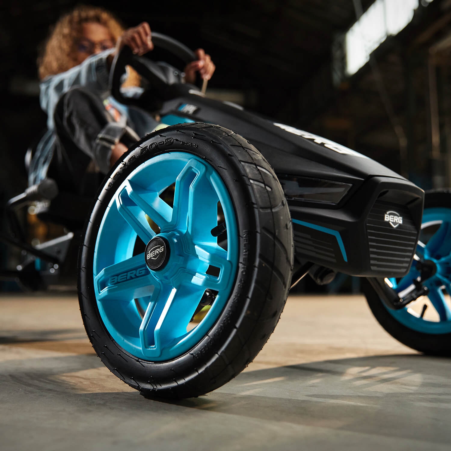 Gokart na pedały rally apx blue bfr 4-12 lat do 60 kg