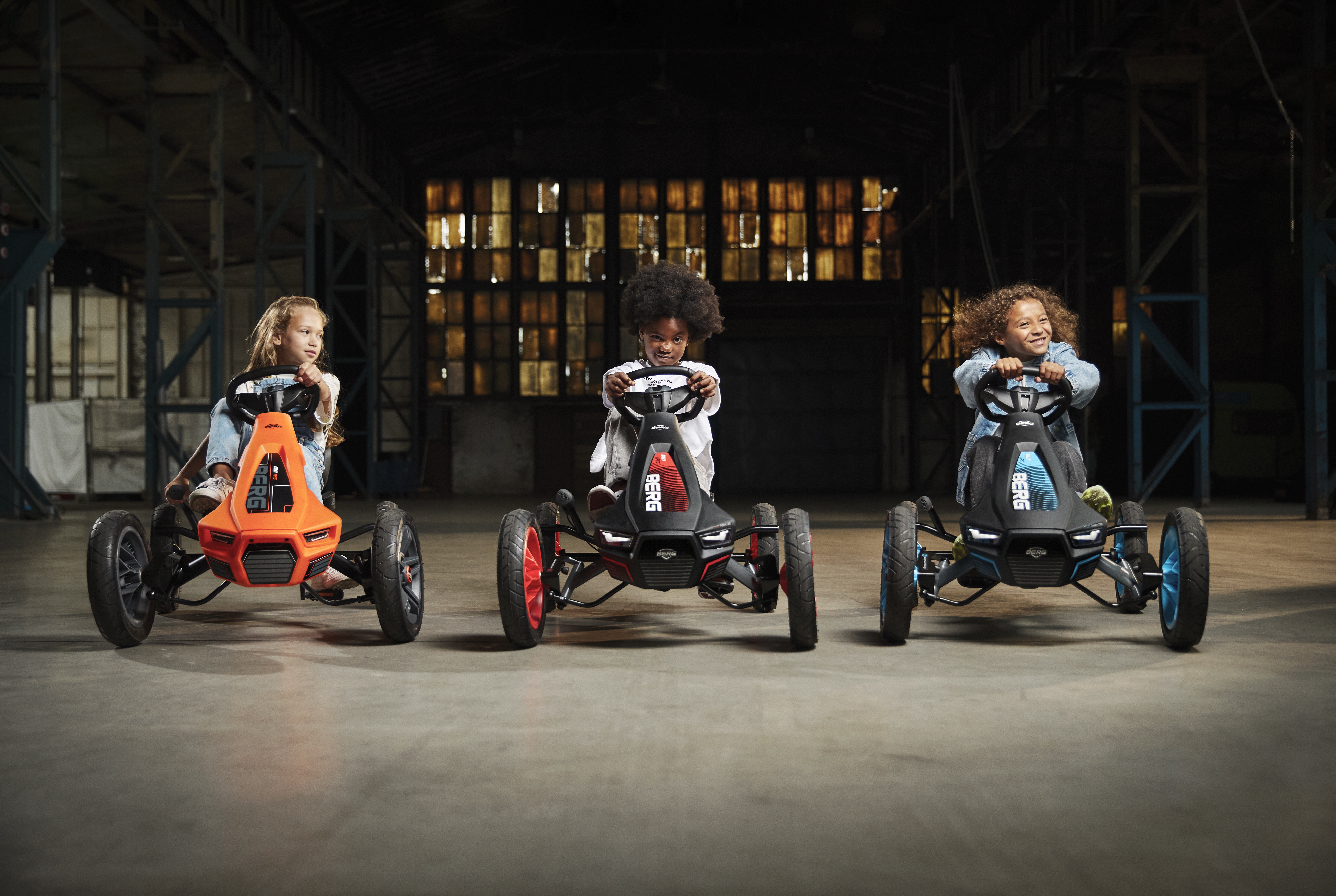 Gokart na pedały rally nrg orange bfr 4-12 lat do 60 kg